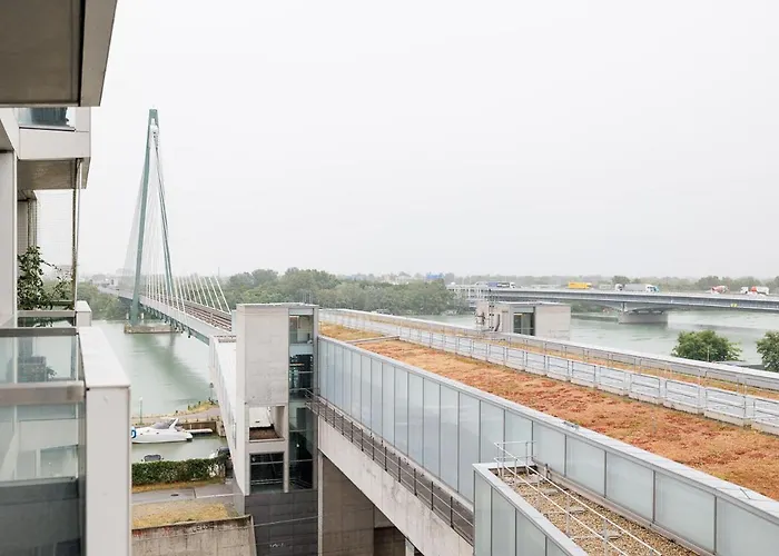 Appartement Lovely In Marina Tower - 10min To Center