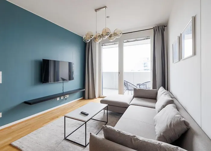 Appartement Lovely In Marina Tower - 10min To Center Wenen