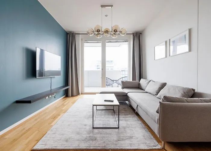 Lovely In Marina Tower - 10min To Center Appartement Wenen
